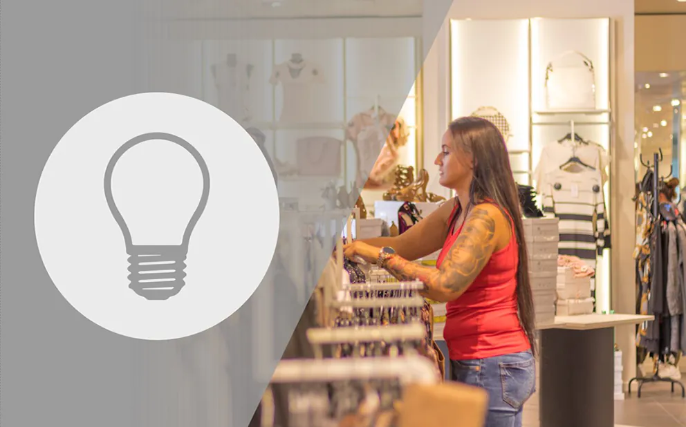 Frau im Modegesch&auml;ft (Unsplash/Alexander Kovacs)